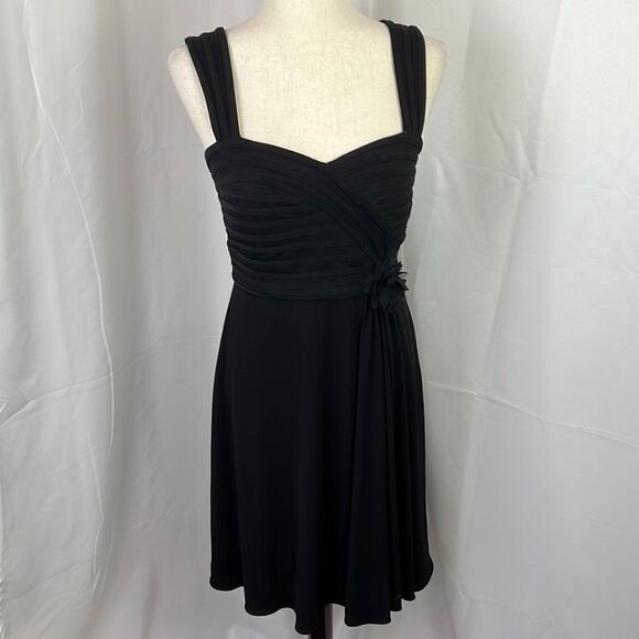 JS COLLECTIONS Sweetheart Neckline Formal Dress Black Sz 4 EUC - Picture 2 of 8